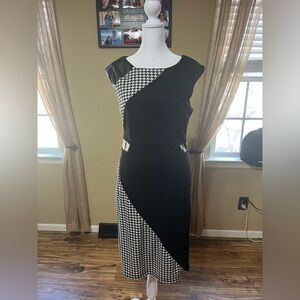 Forever 21 Black and White Houndstooth Midi Sheath Dress
